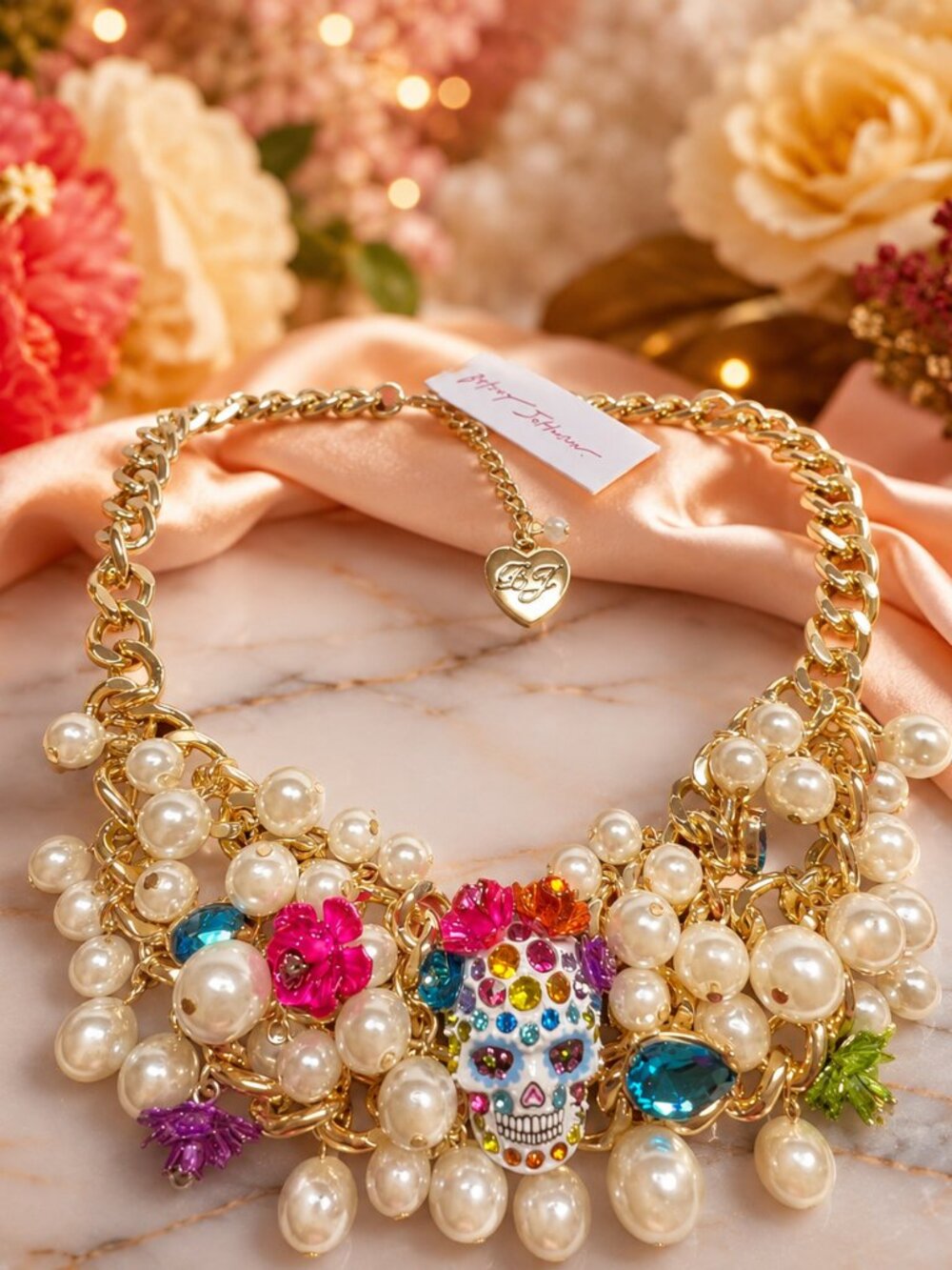 NWT BETSEY JOHNSON HALLOWEEN BIB NECKLACE FAUX PEARL SUGAR SKULL FLORAL